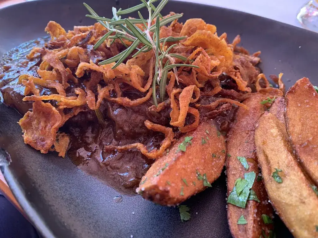 Mate Medveczky_Gasthaus zum Goldenen Hirschen_Gars am Kamp_review