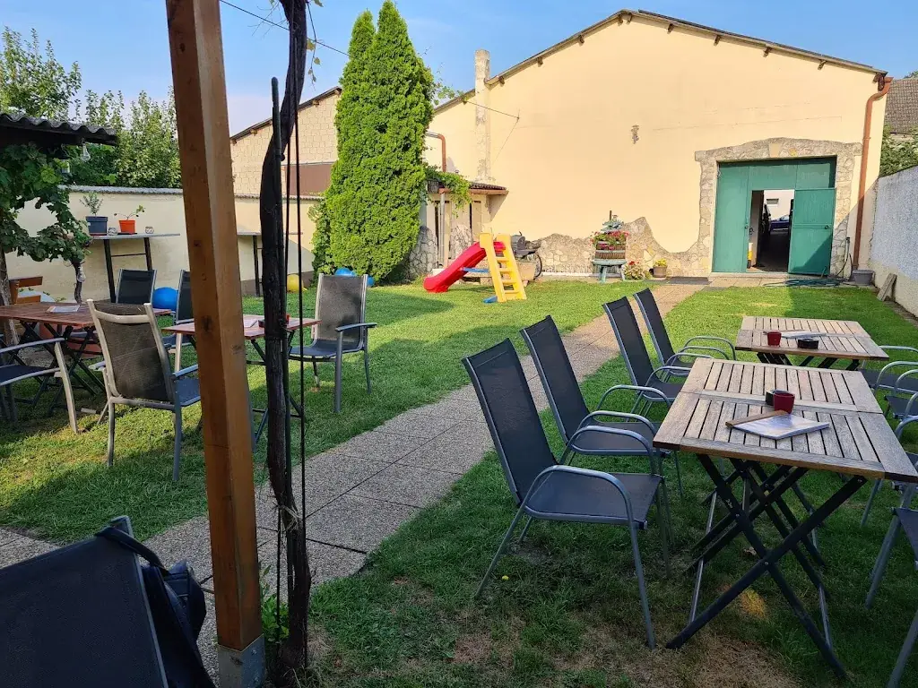 Fasslkeller Illmitz restaurant à Illmitz