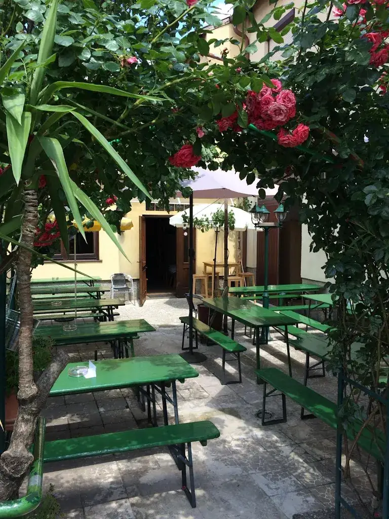 Buschenschank Glaser ristorante a Gerasdorf bei Wien