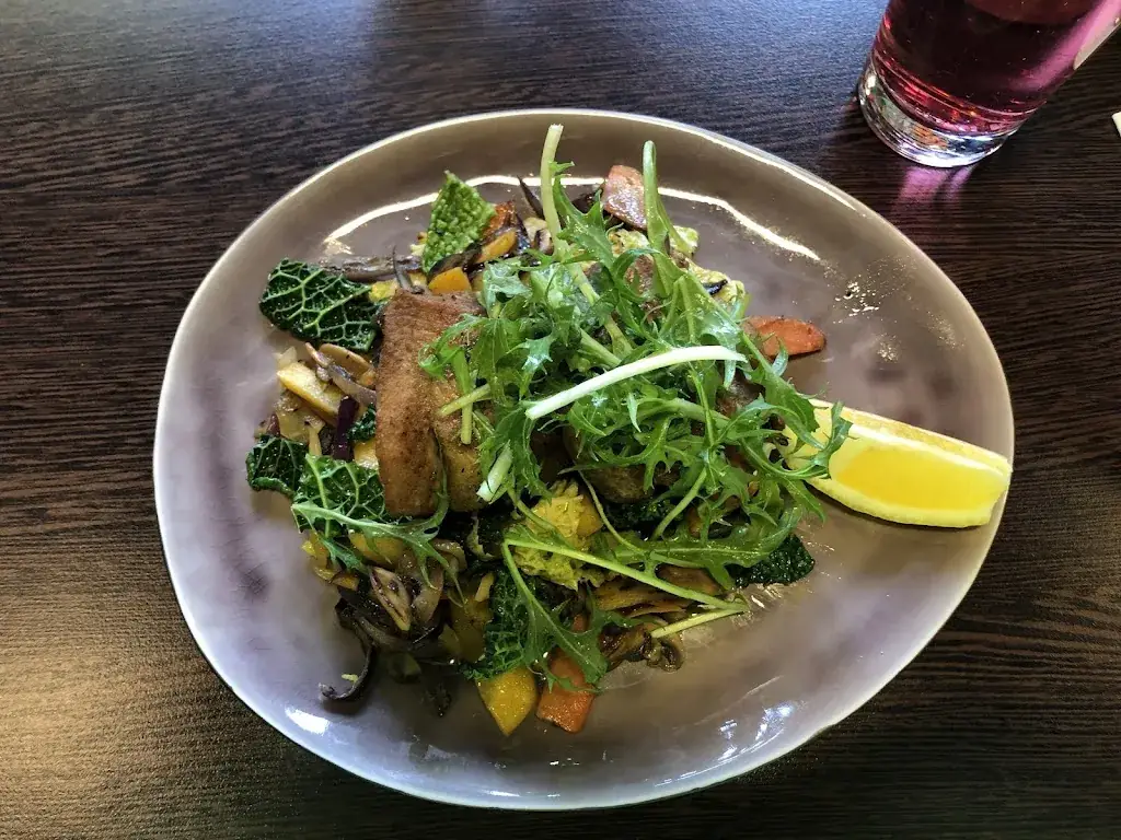 Natalia Khilkevitch_Wald & Wiese Hornstein_Hornstein_review