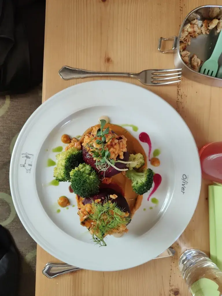 Konstantinos Kartsonakis_Wirtshaus Oliver_Gablitz_avis