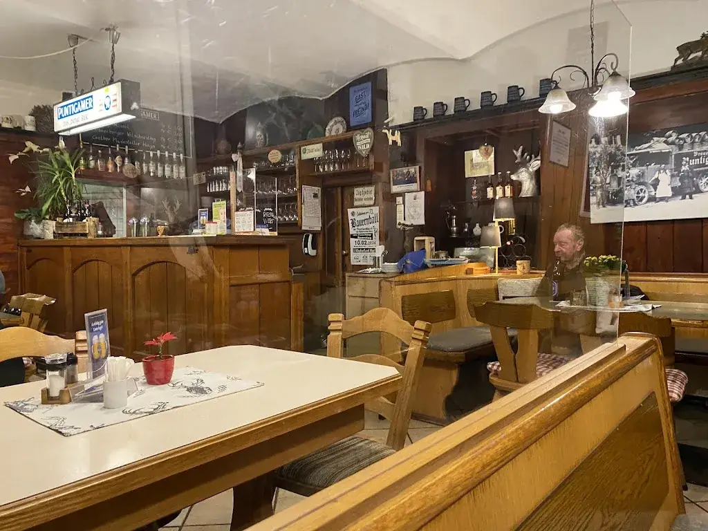 Rafael Osvald _Stiegenwirtshaus_Gloggnitz_review