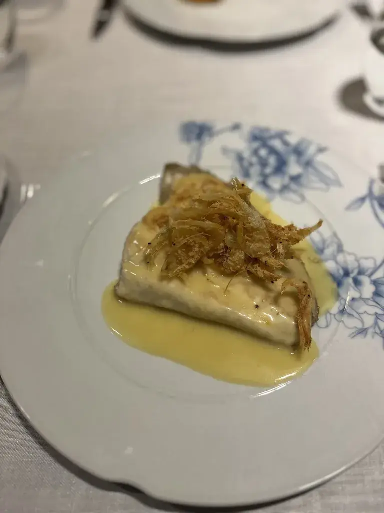 Julia Raquel Ngomo_Haroma Restaurante by Mario Sandoval_Hirm_review