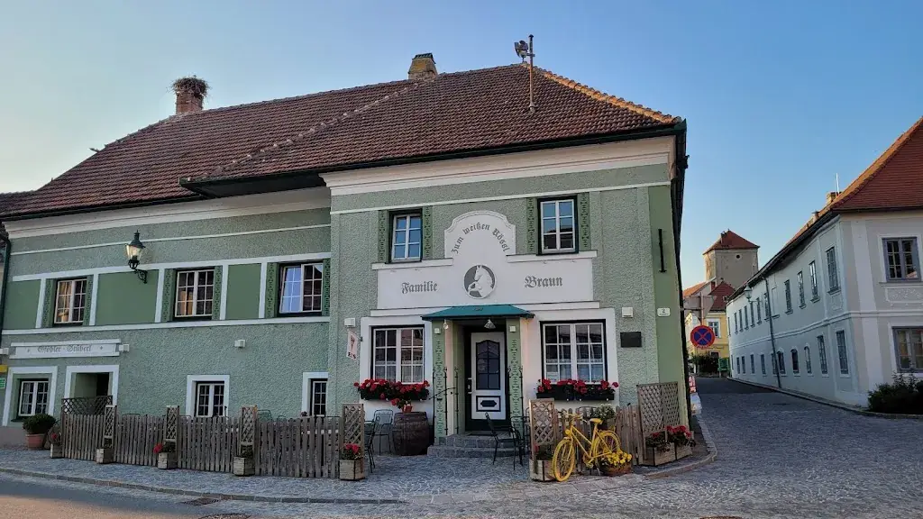 Gasthaus "Zum Weißen Rössl" ristorante a Gföhl