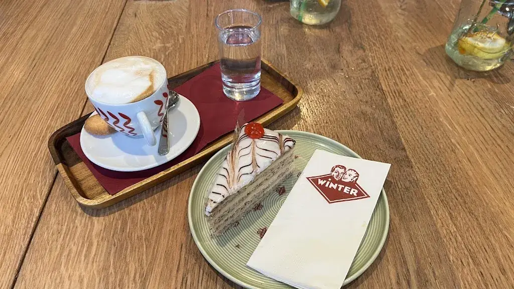 Livia Sente_Café Winter_Götzendorf an der Leitha_Bewertung