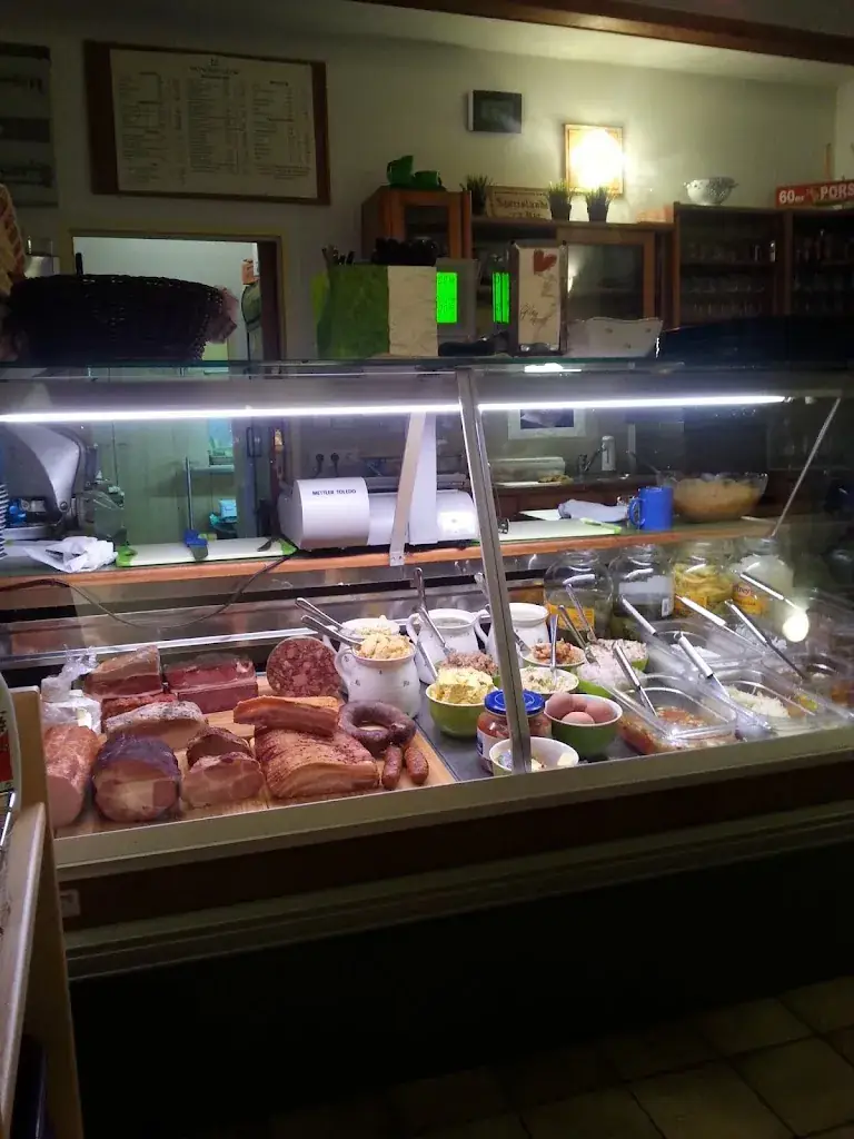 Heuriger Nowak-Löw restaurant in Gramatneusiedl