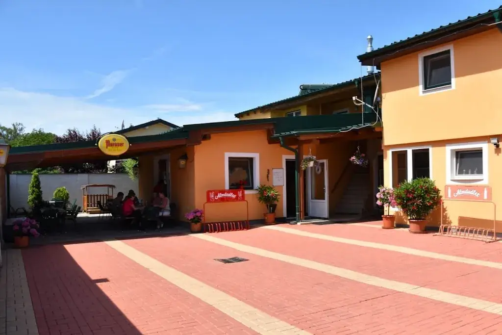 Gasthaus Milka_Gramatneusiedl_slider_image_3