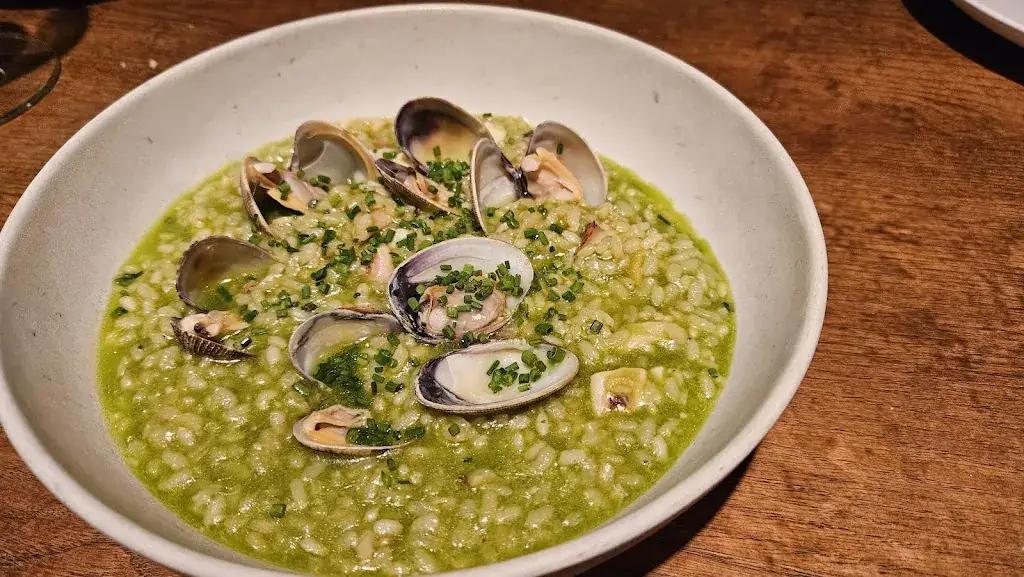 Haramboure_Hirm_slider_image_3