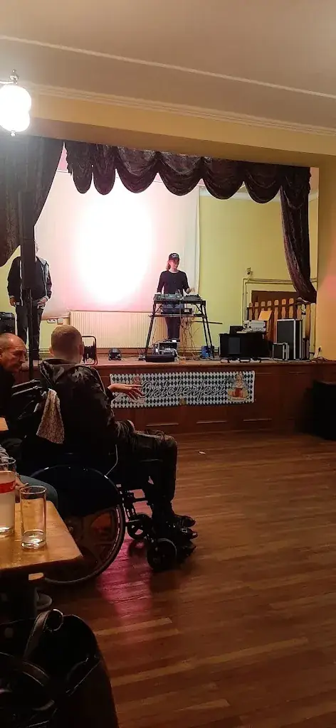 Robertas Gaststube ristorante a Großhofen