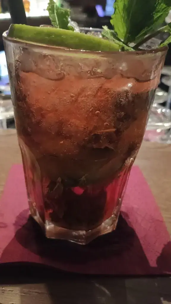 Feldstiefel_Zündwerk - Living Room Restaurant + Bar_Großhofen_recensione