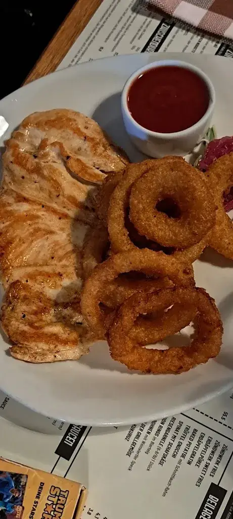 Ernst Korinek_Zündwerk - Living Room Restaurant + Bar_Großhofen_recensione