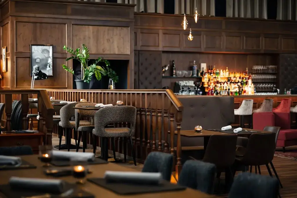 Zündwerk - Living Room Restaurant + Bar_Großhofen_slider_image_1