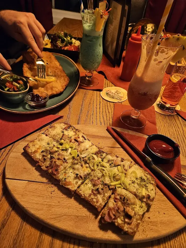 S. J._Kruta Lounge_Großkrut_avis