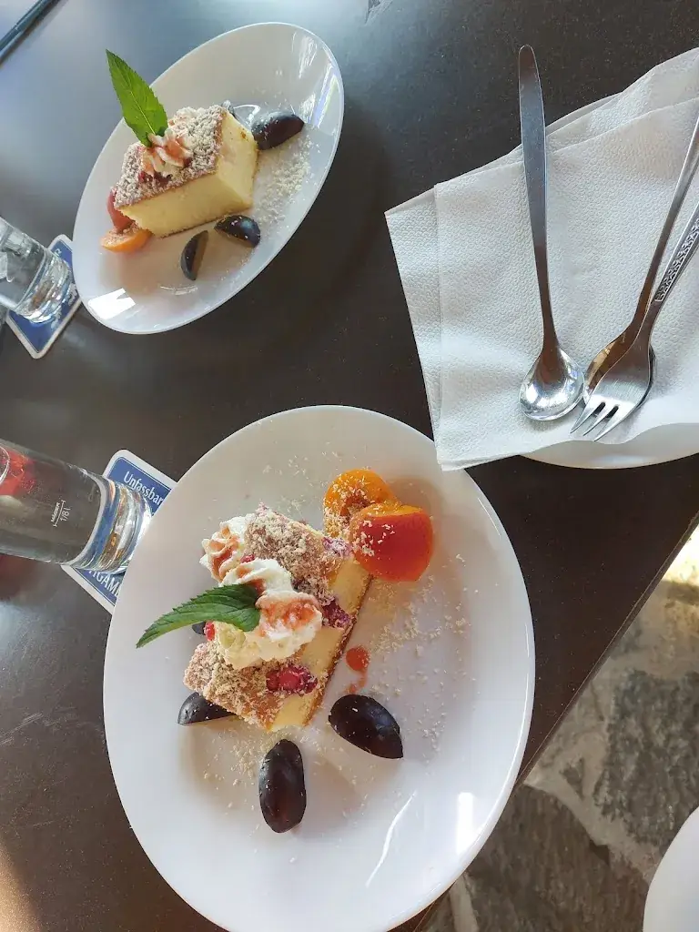 Menu_Gaudi Park: Zum eisernen Adler_Inzenhof_image_4