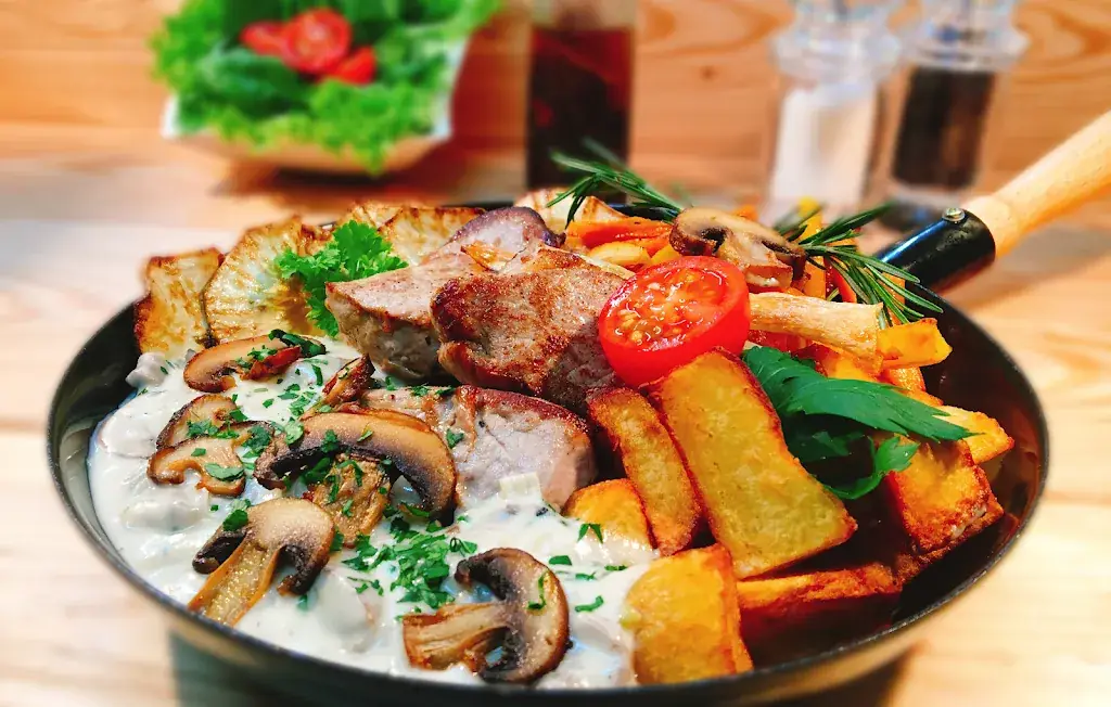 Menu_Gaudi Park: Zum eisernen Adler_Inzenhof_image_7