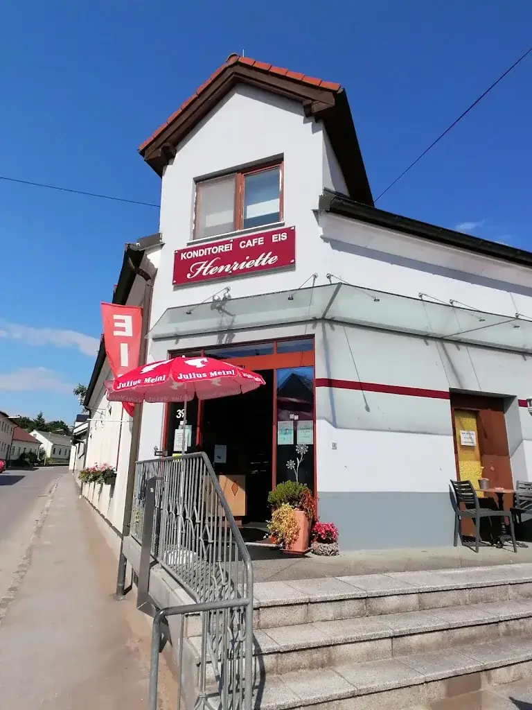 Gerhard Eder_Henriette Neubrand Konditorei – Café – Eissalon_Großrußbach_review