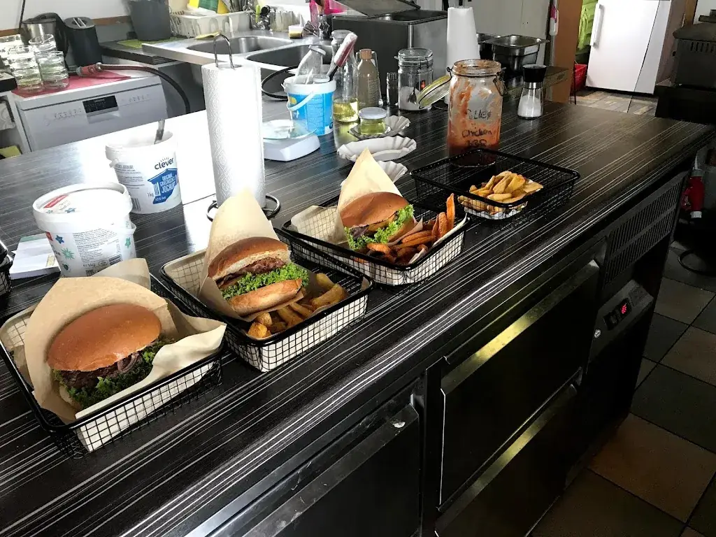 Menu_Mom’s Splash Diner_Großweikersdorf_immagine_8