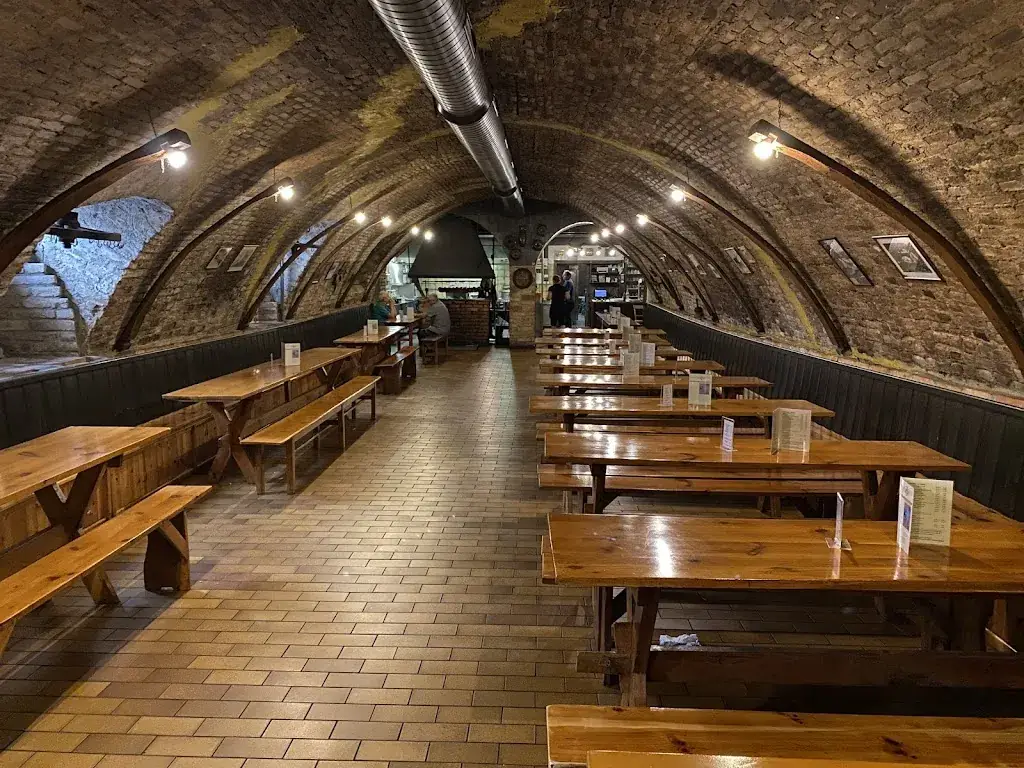 Grillhendl & Heuriger List_Großweikersdorf_slider_image_1