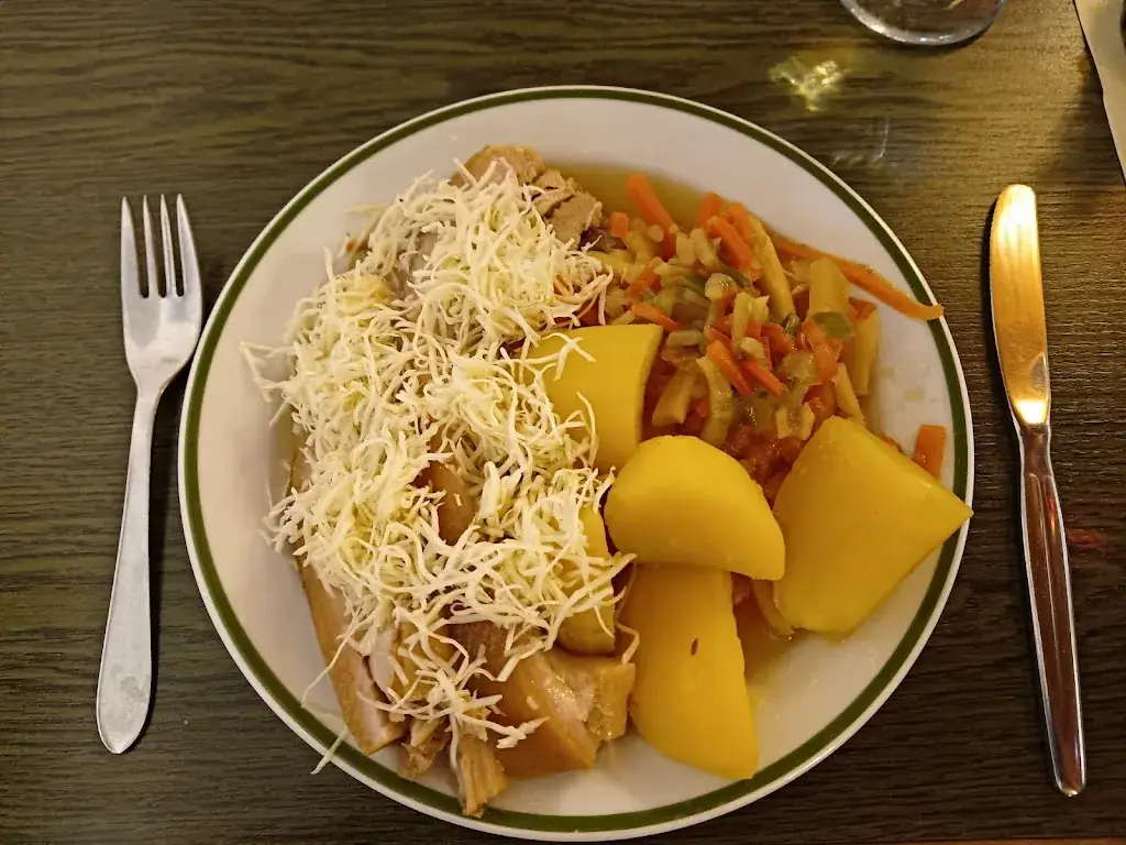 Weinbau u Buschenschank Fam Franz Zöchling_Günselsdorf_slider_image_2