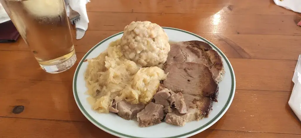 Weinbau u Buschenschank Fam Franz Zöchling_Günselsdorf_slider_image_3