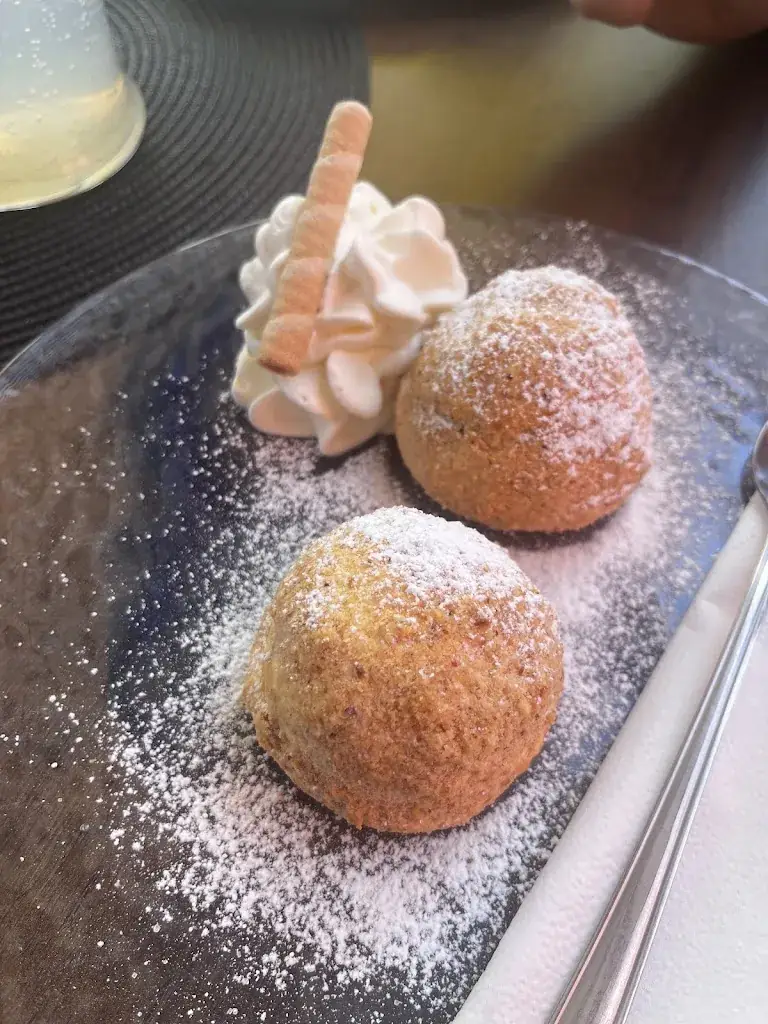 Horst Kasper_Cafe Pub s'Quartier_Horitschon_review