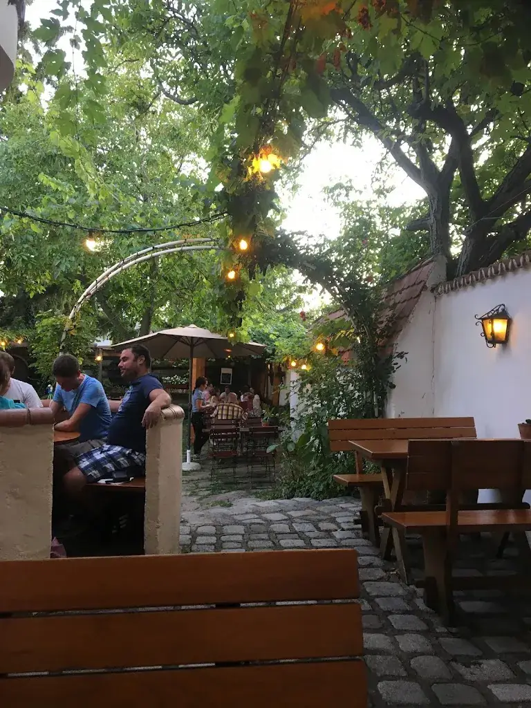 Ursula Elisabeth Pichler_Fassbinderhof_Gumpoldskirchen_review