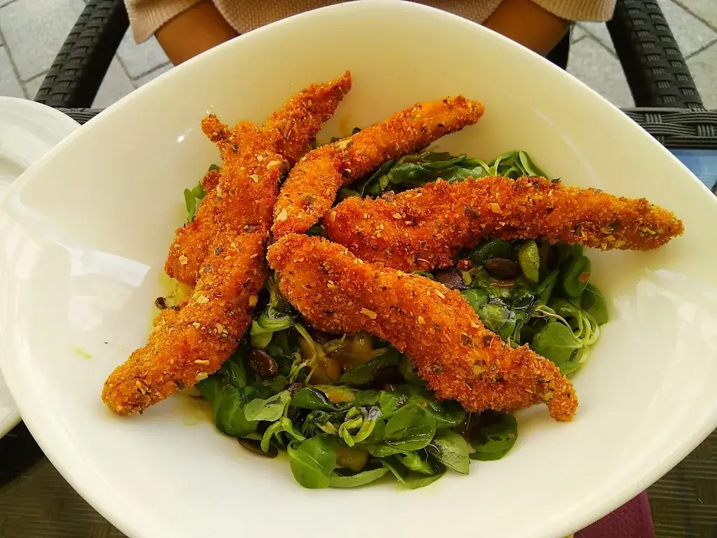 E M. G. P_Amterl Baden_Gumpoldskirchen_review