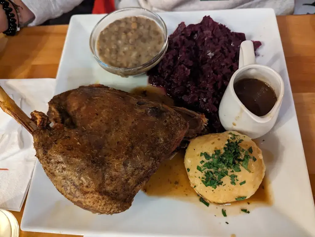 Doris Karapici_Heurigen Markus Gausterer_Guntramsdorf_avis