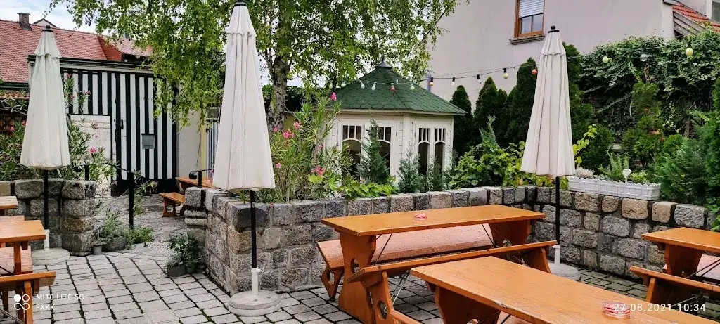 NOSTALGIEHEURIGER Robert Gausterer_Guntramsdorf_slider_image_1