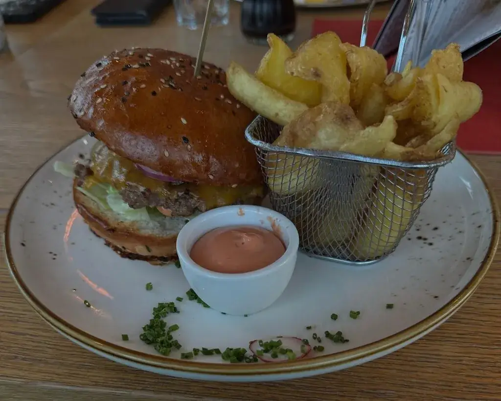 Christian Fluch_BarBQ Music Bar_Guntramsdorf_avis