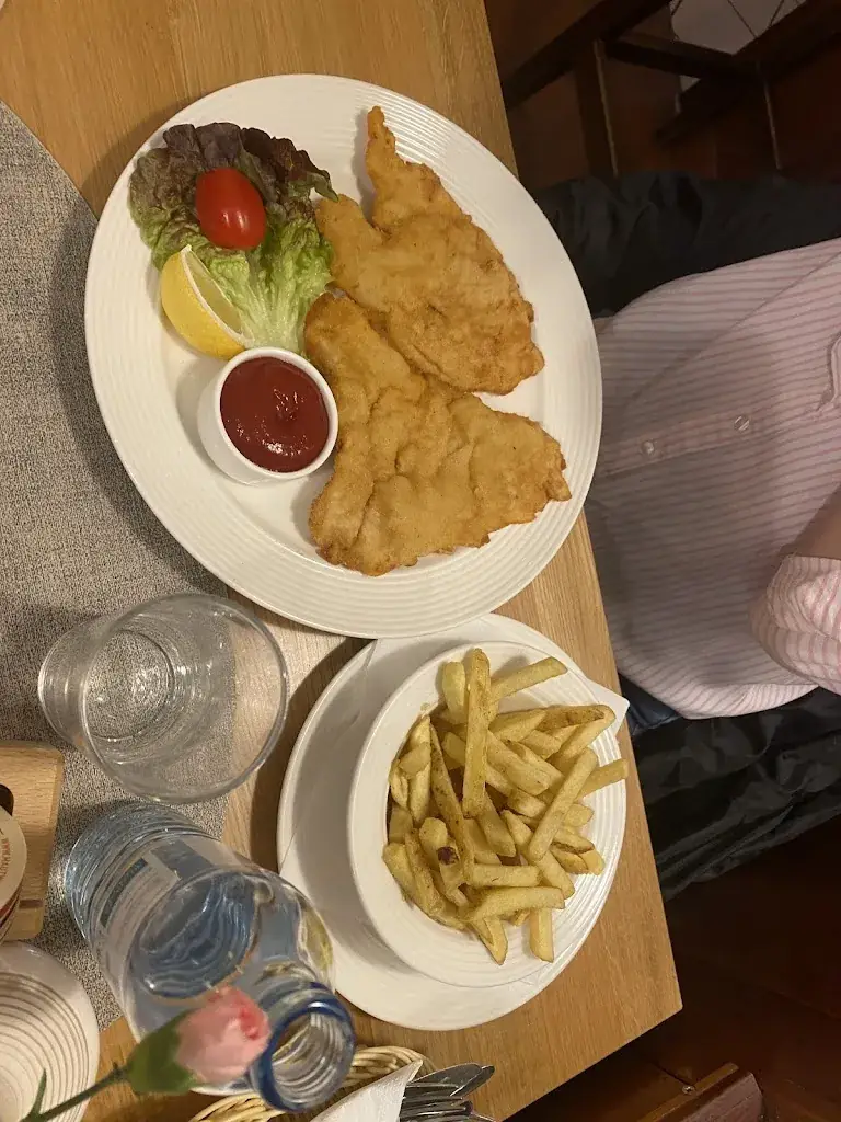 Iulian Petridean_Mautwirtshaus_Guntramsdorf_avis