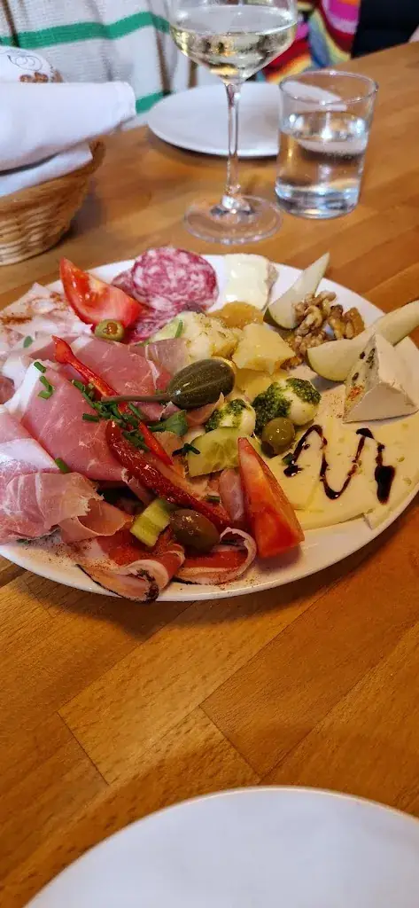 Wo Fa_Reigl's Cantina Piccola_Hagenbrunn_avis