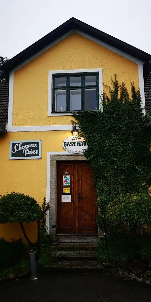 Katarína Malatinová (Katka Malatin)_Gasthaus Perzy_Haugschlag_avis