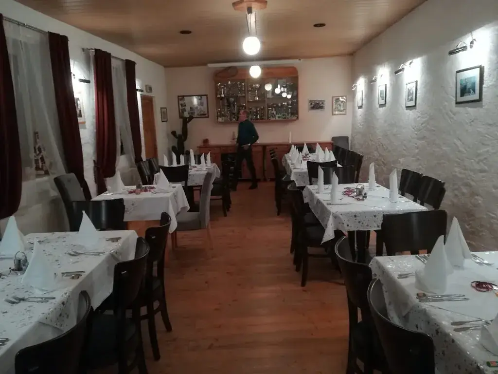 Gasthaus Slon ristorante a Haugsdorf