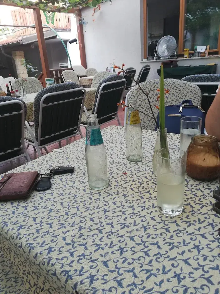 bereczkym_Gasthaus Haydnstüberl. Inh.Stefan Weber_Hainburg an der Donau_avis