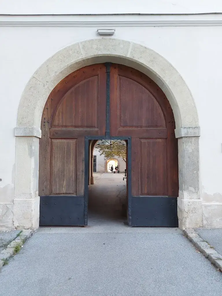 Mark_Hotel Altes Kloster_Hainburg an der Donau_avis