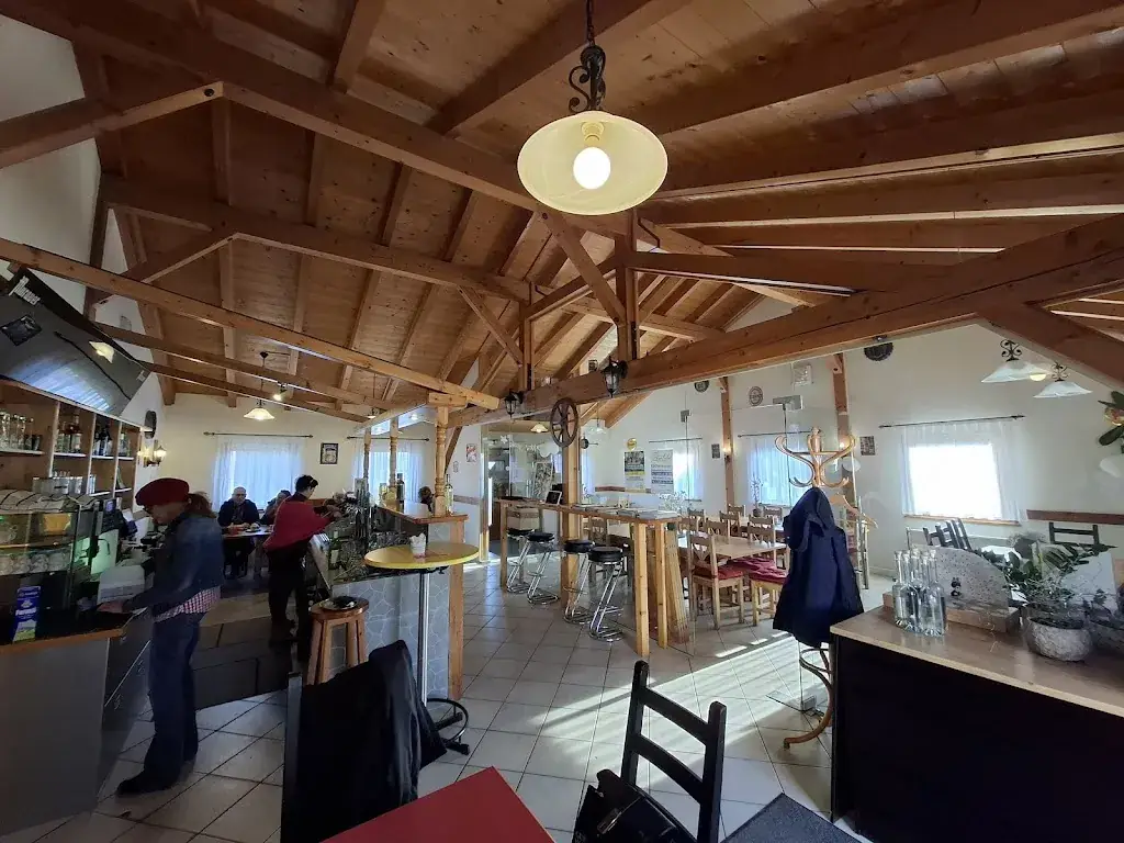 Rathausstüberl restaurant à Hausbrunn