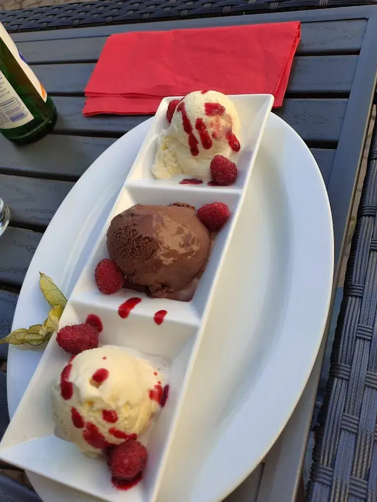 Hotel & Restaurant Schloß Hainfeld ristorante a Hainfeld