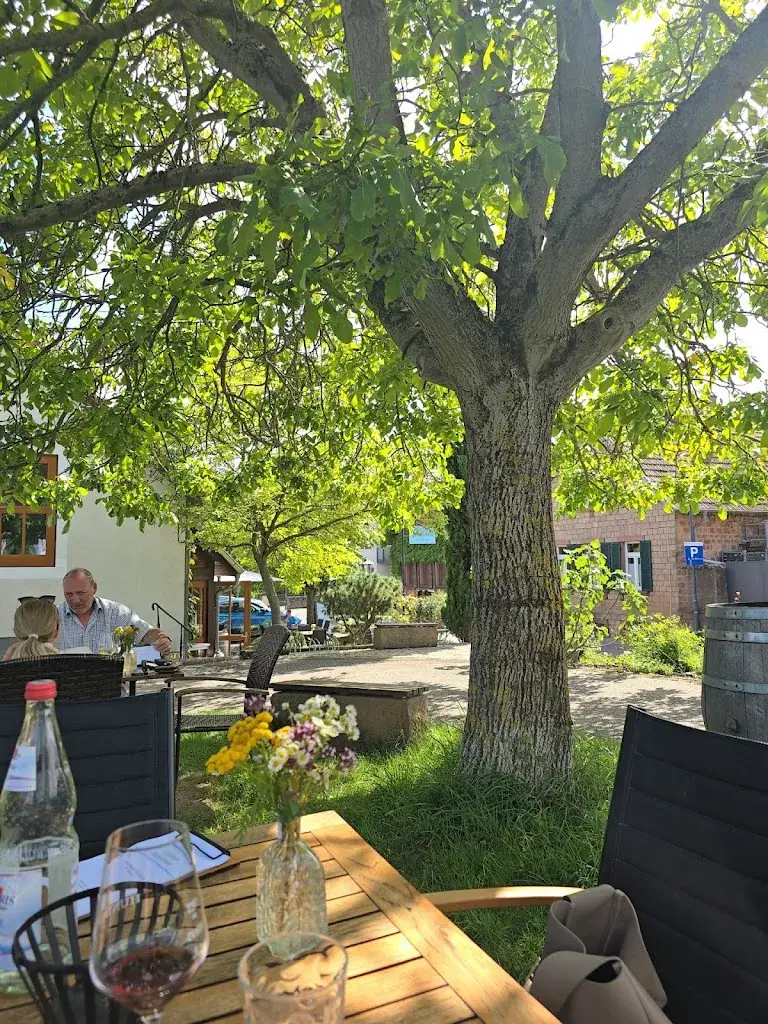 Evi Ding_Vinothek Hundemer_Hainfeld_recensione