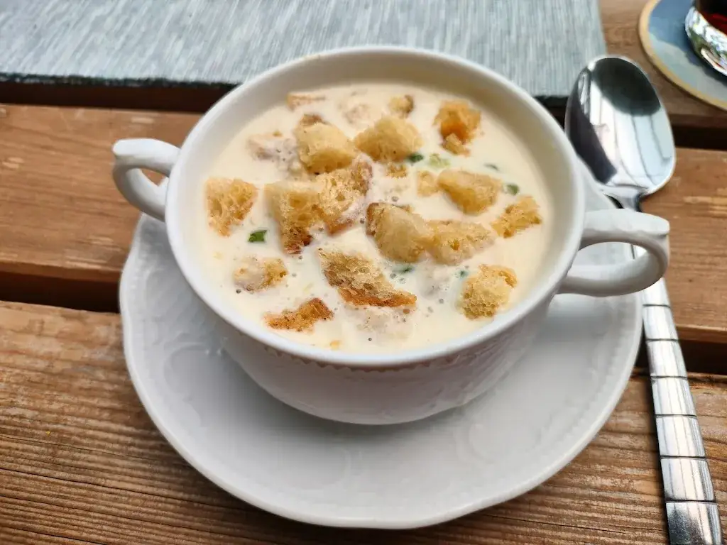 Helmut Kyncl_Jup’s Hausbergstubn_Hauskirchen_avis