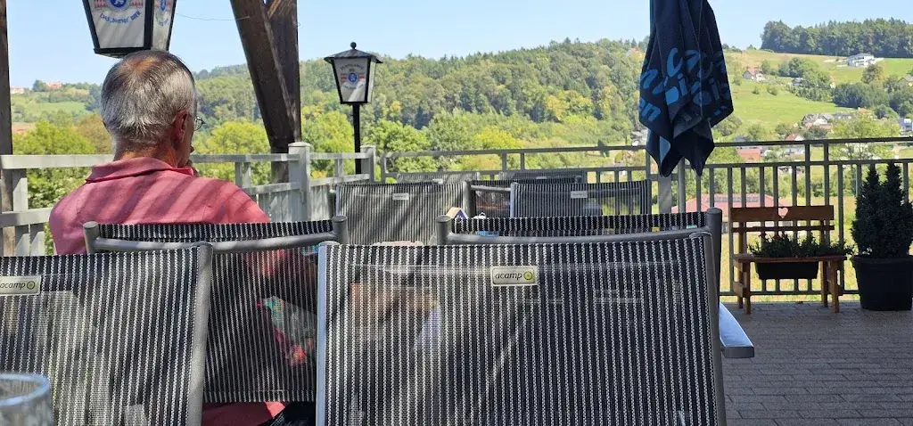 Bernhard Steiner_Hirschenwirt_Heiligenkreuz_avis