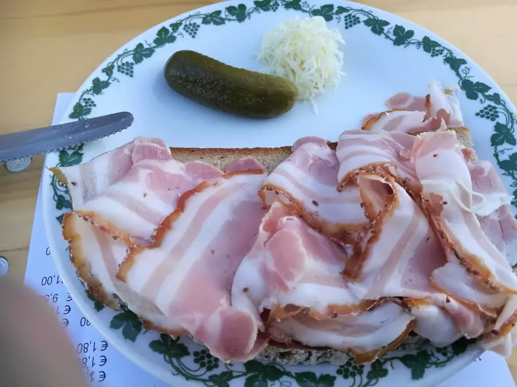 Heuriger Preissl’s Kellerg’wölb restaurant à Herrnbaumgarten