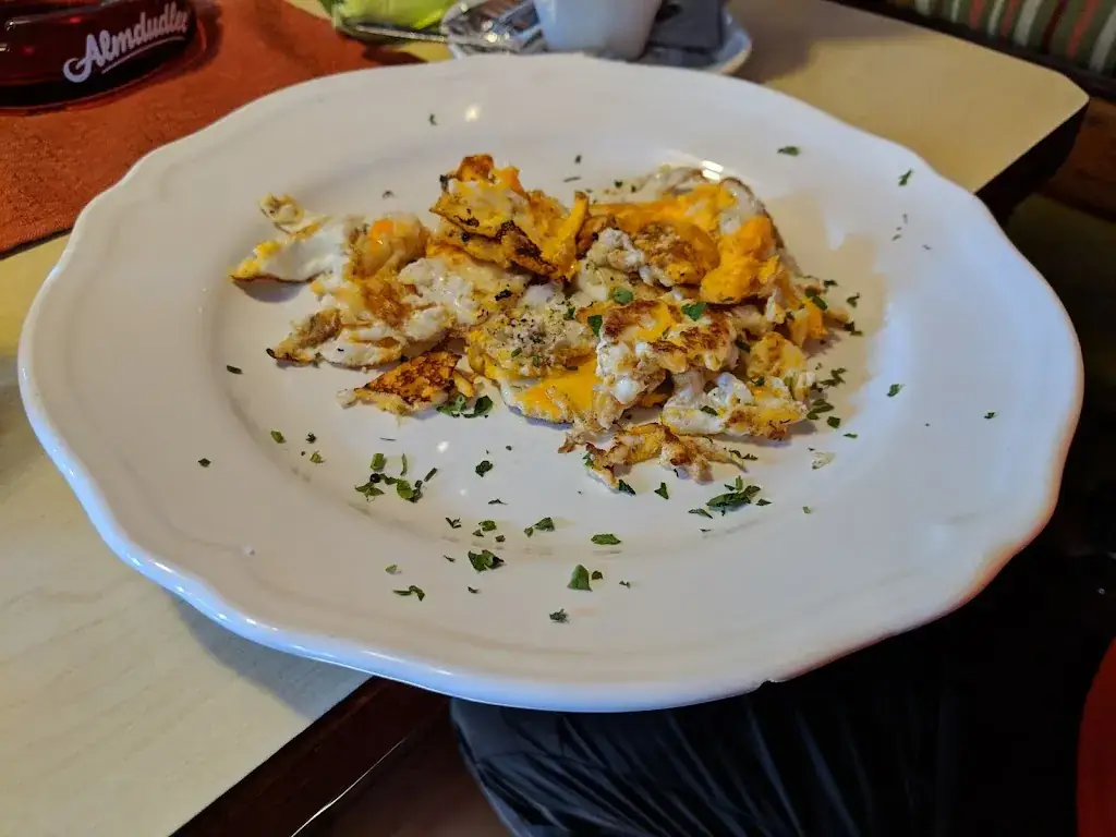 Juan Seguí Moreno_Tavern Smrcka_Hirtenberg_avis