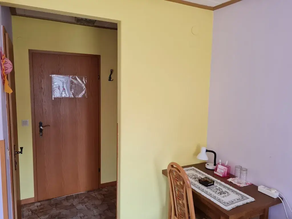 Michael Lenolk_Rasthof Stefanie_Heidenreichstein_recensione