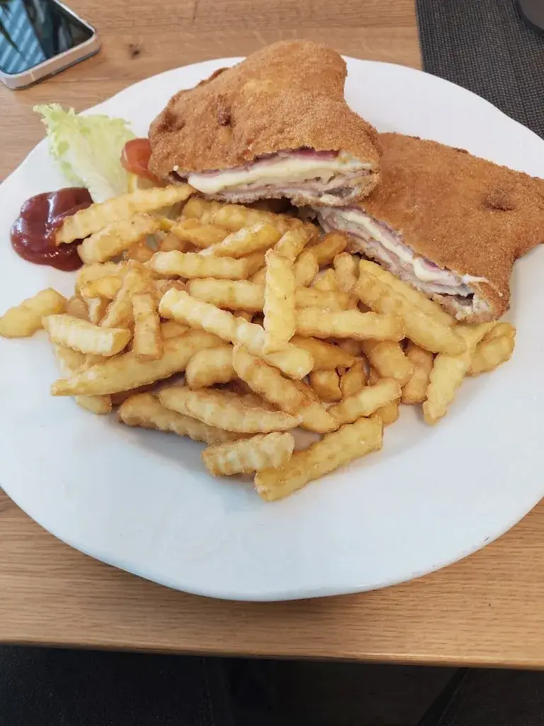 Gasthaus Kirchberger & Kegelbahnen_Himberg_slider_image_2