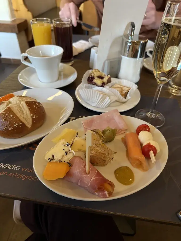 Zi Zi_Das Himberg Hotel_Himberg_review