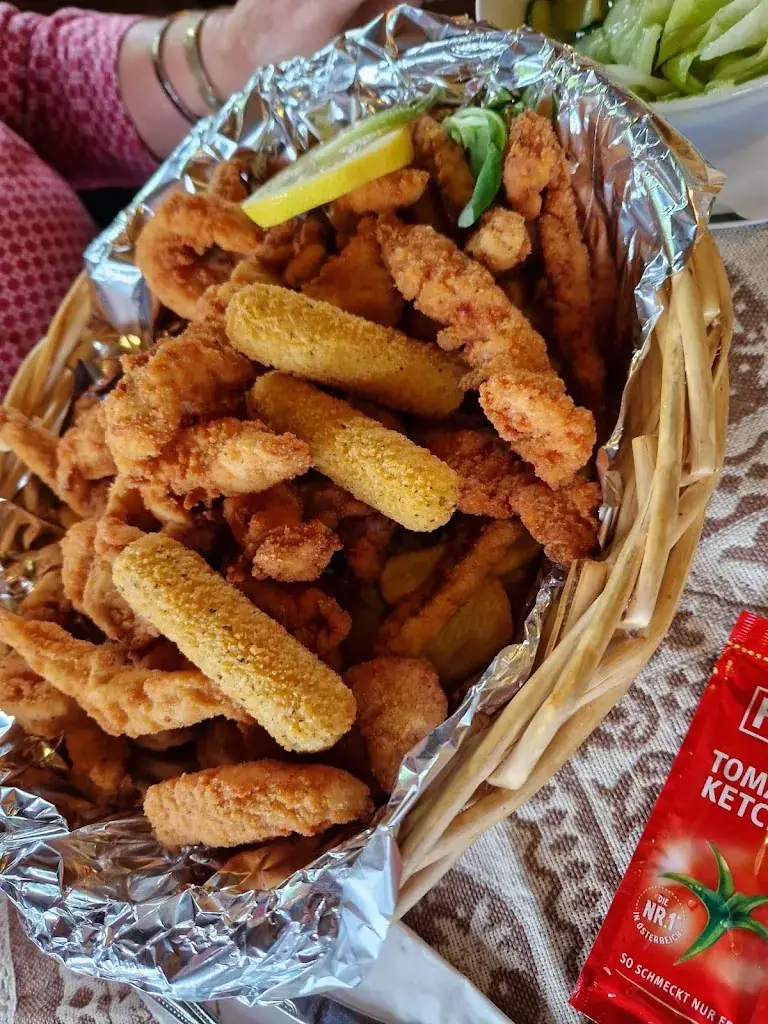 Manuela Salzl_Landeplatzl_Hof am Leithaberge_recensione