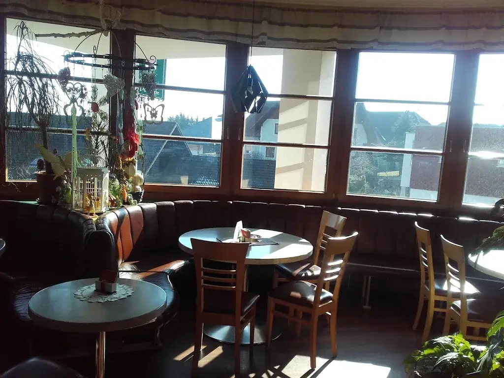 Dorfcafe Restaurant in Hofamt Priel