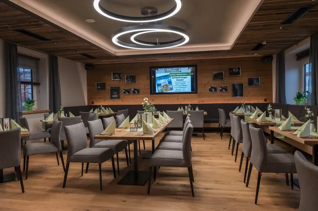 GERNOT - Restaurant zum Hof ristorante a Jennersdorf