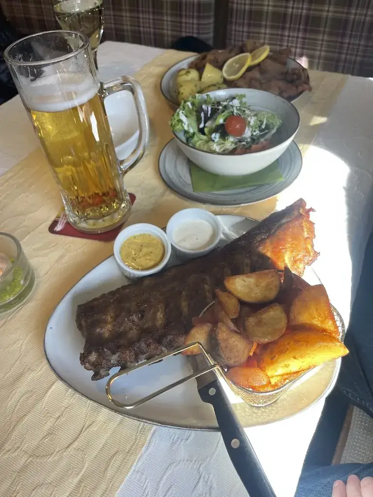 Macka Murková_Gasthaus Kloaboch_Hollenstein an der Ybbs_avis